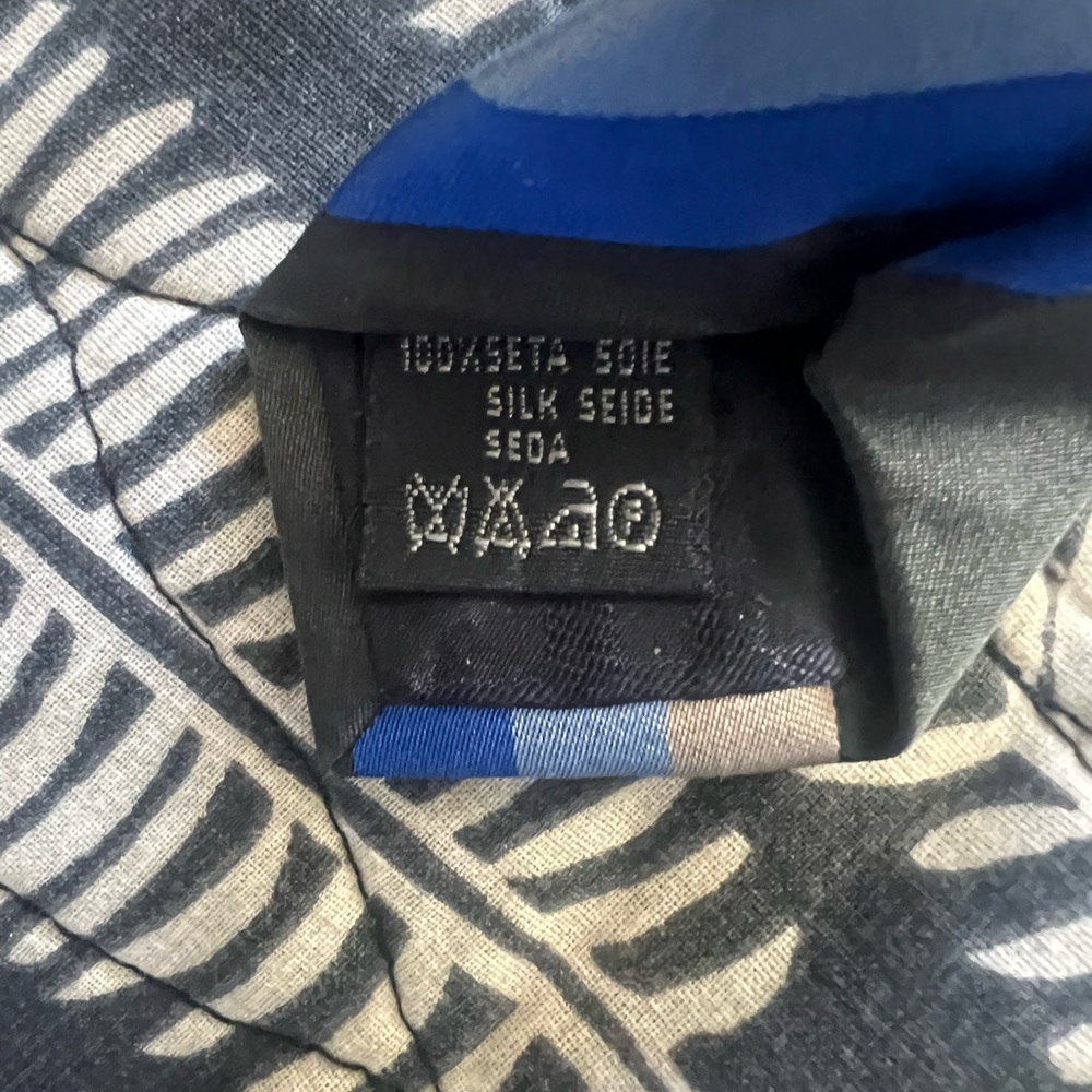 Burberry London beautiful striped neck tie. Blue and gray, - Picture 3 of 4